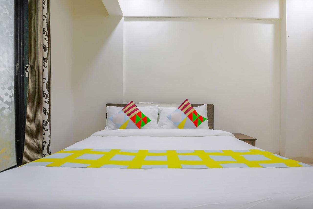 Oyo Redwing Hotel Bombay